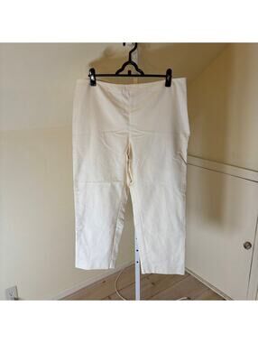 St. John EUC Women's Cropped Casual Pants Cream Size 16